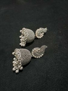 Silver Color Earings.