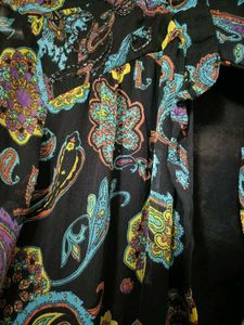 Beautiful Black Tunic With Colla
