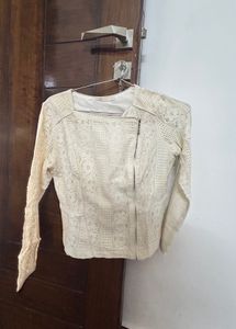 Side Chain Cutout Crop Top