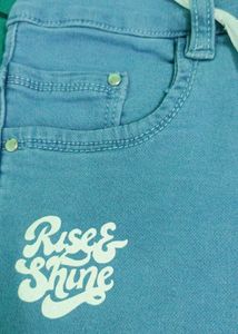 Cute Blue Denim Capri Jeans