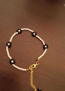 Daisy Beaded Bracelet