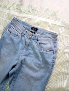 High Waisted Jeans 🌼