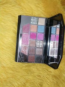 Eyeshadow Palette - Variety of Colors