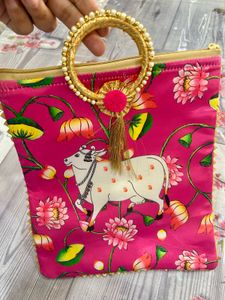 New Pink Cow Print Bag With Zip &amp; Bangle Handle