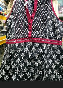 Ethnic Print Sleeveless Kurti