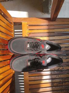 Nike Sneakers - Black &amp; Red