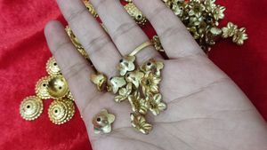80 Pc Golden Cap Beads For Art