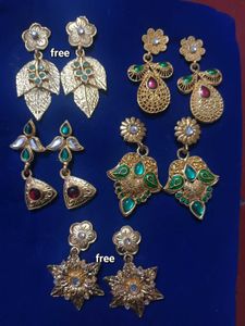 set of 5 golden earrings (pay for 3 get 2 free)
