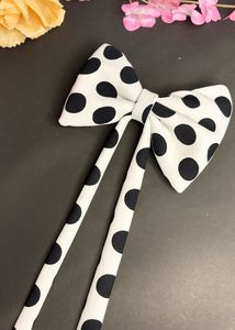 Adorable hair bow in perfect condition