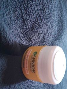 Garnier Bright Complete Cream