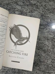 The Hunger Games 2 Books Set Suzanne Collins