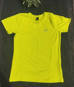 UNDERARMOUR TSHIRT Unises