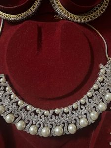 Beautiful Pearl Necklace Set