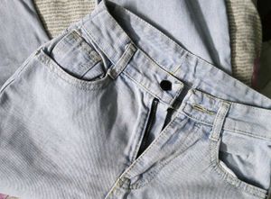 URBANIC Women&#39;s Jeans With Free Earings