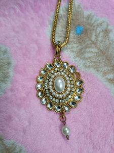 Neckpiece/Necklace With Earrings