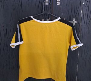 Viveza Cute Yellow Women T-shirt