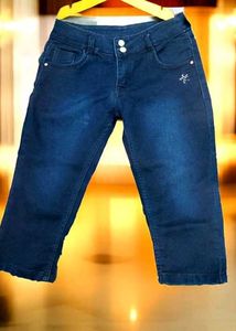 1/4th Dimett Jeans &amp; Elegant-White Foral Top