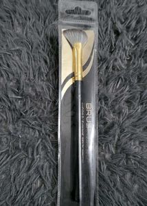 Me-On Brush Master