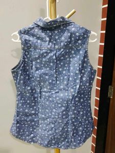 Sleevless Denim Shirt