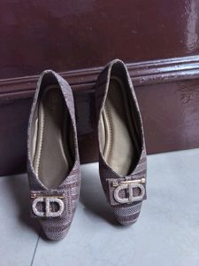 Embellished Brown Golden Flat Belly Without Heel