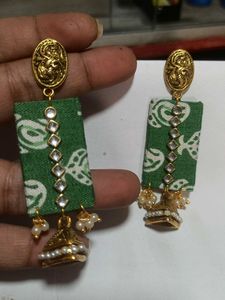 Green Earrings With Jumki