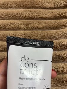 deconstruct Sunscreen body lotion