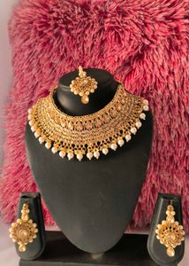 Elegant Gold-Toned Jewelry Set