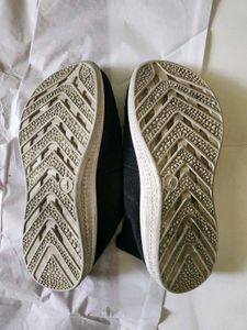 USED CASUAL SHOE FOR WOMAM