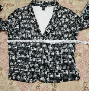 Chic Patterned Blazer