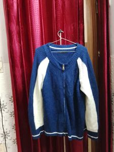Stylish Blue Knitted Cardigan