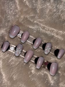 Press-on Nails with Bow