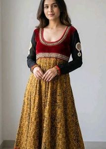 Kurta with net sleeves