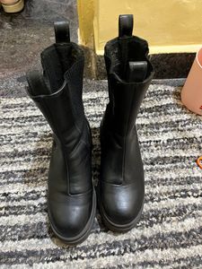 H&M Chelsea Boots