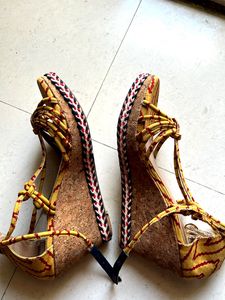 Taavi wedges for women