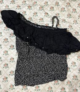 Chic Black & White Top