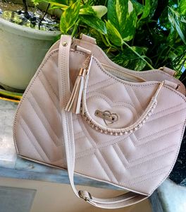 Beige Classy Sling bag 🛍️