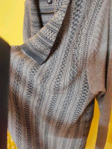 warm long shrug...grey nd black combination