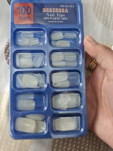 100 Nail Tips + Glue