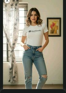 SHEIN White Sunburn Crop Top