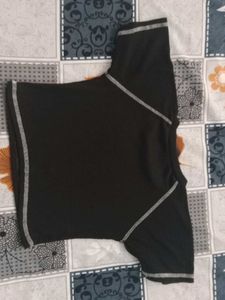 Black Crop Top Printed