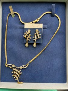 💛 Elegant Gold-Tone Necklace Set 💛