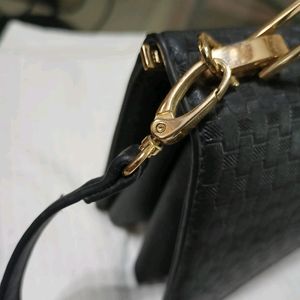 Black Handbag With Sling