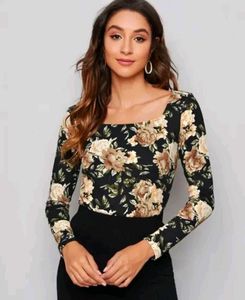 Designer Fitted Floral Print Top For Casual Hangou