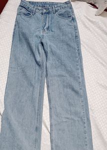 Urbanic Wide Leg Jeans!!