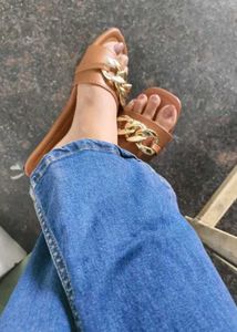 Chain Detail Tan Slides