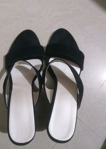 Black Sandal - Size 6