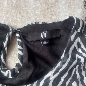 Black and White Abstract Puff-Sleeve Top