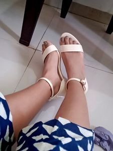 Stilettos/Kitten Heels (Cream Color/Beige/Off Whit