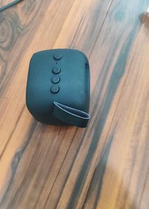 Pebble Wireless Bt Speakers