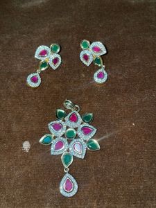 Floral Pendant Necklace &amp; Earring Set